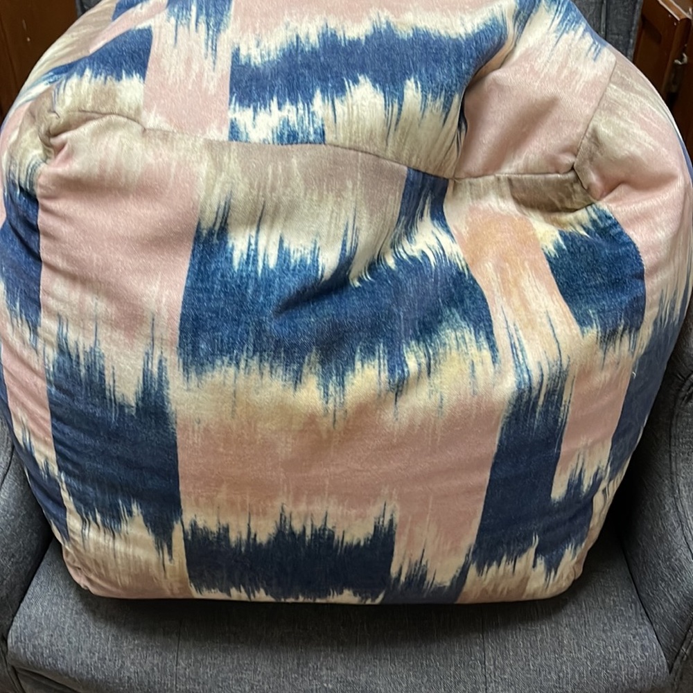 West Elm Blurred Ikat Pouf Rosette - Picture 5 of 8